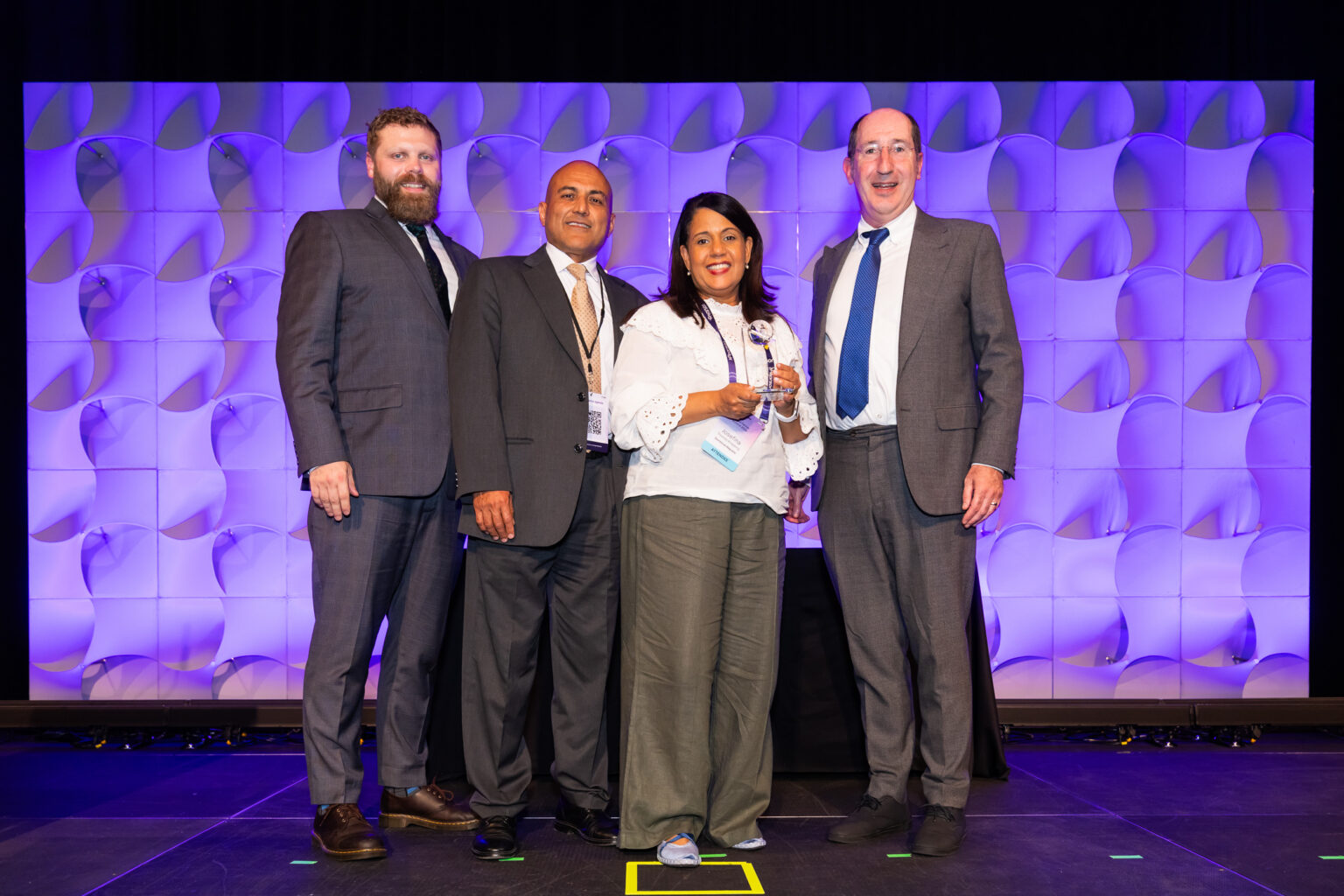 Equipo de Certiport y FL Betances & Asociados durante la entrega del premio Regional Partner of the Year LATAM 2026, Global Partner Summit, Anaheim, California.