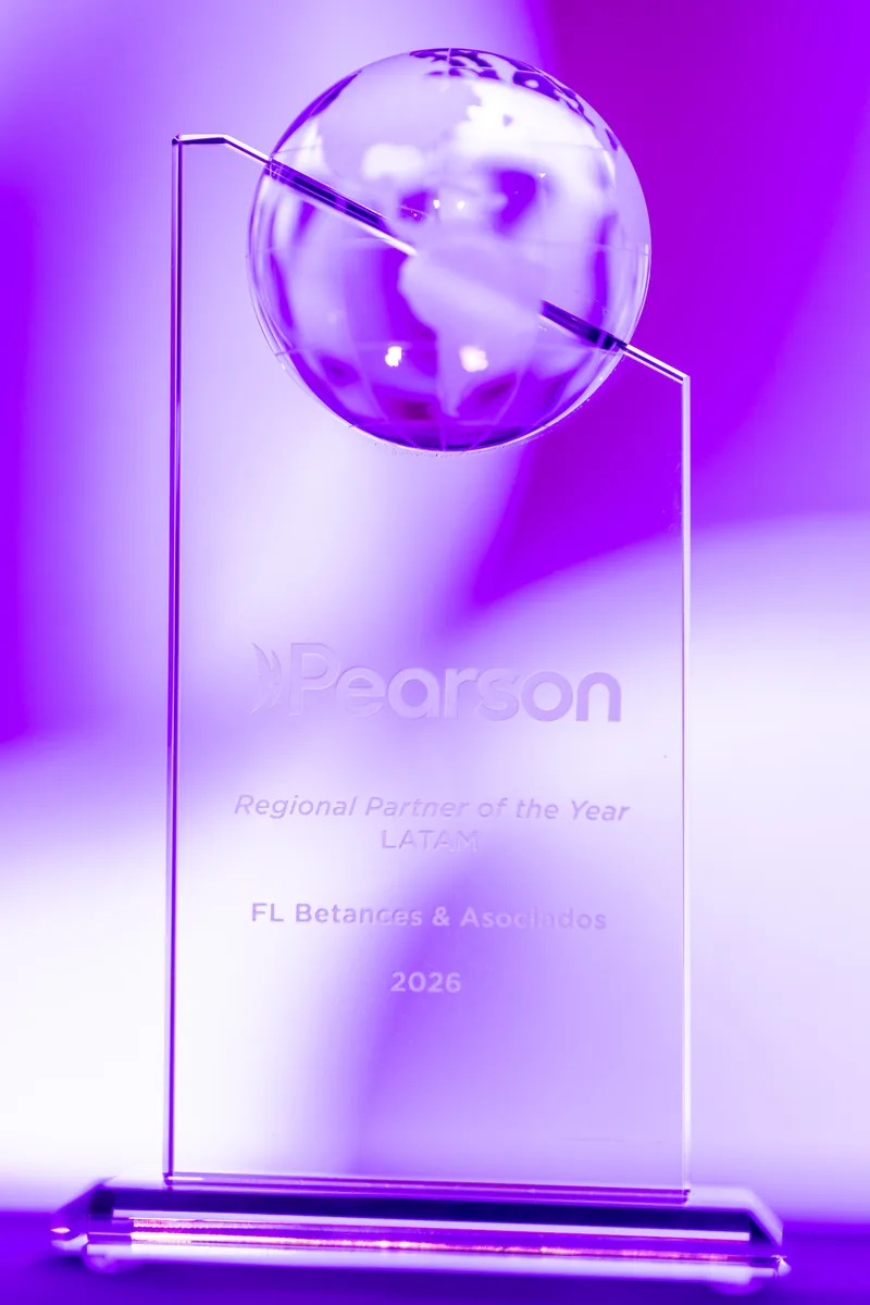 Trofeo Regional Partner of the Year LATAM 2026 otorgado por Certiport a FL Betances & Asociados