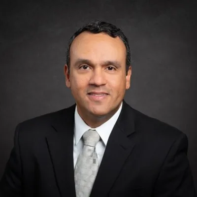 Luis Betances, Gerente General